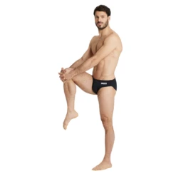 Arena Team Solid Black Brief -Arena 004773 550 MENS TEAM SWIM BRIEFS SOLID 003 O 002